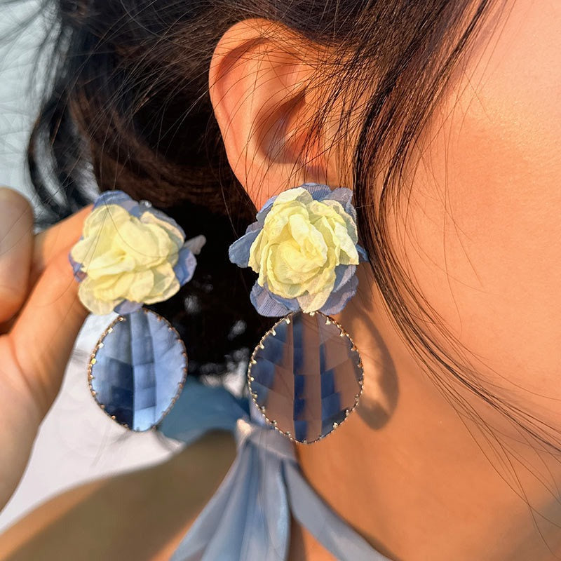 Flower crystal oval hand woven earrings