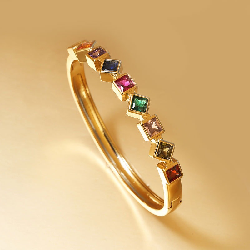 Fashionable geometric square inlaid diamond bracelet for women